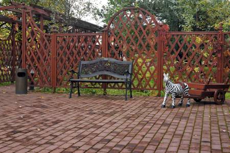 Lattice-style Fence