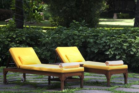 beach-lounge-chair