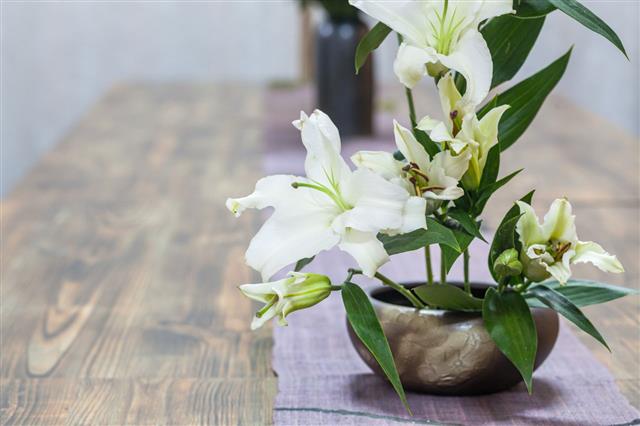 Lily Bouquet In Glass Vase