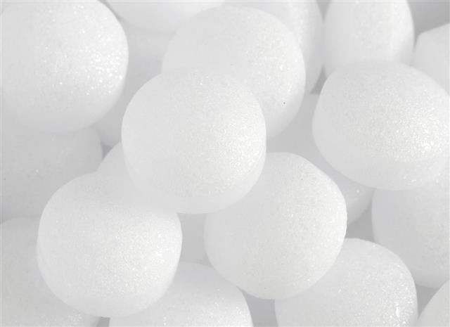 Naphthalene ball